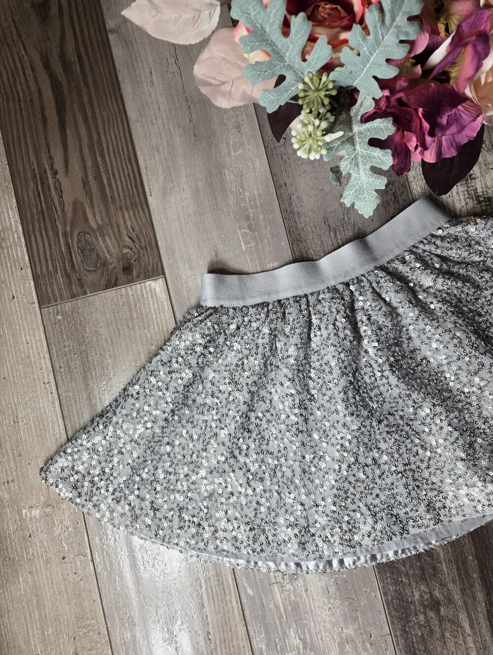 GapKids Girls XS 4‑5 Silver Sequin Mini Skirt